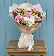 Букет цветов из:  Гвоздики, Орхидеи и Розы #REPLACE_PRED# Ковылкино