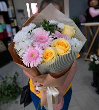 Букет цветов из:  Герберы, Розы и Хризантемы в Ковылкино