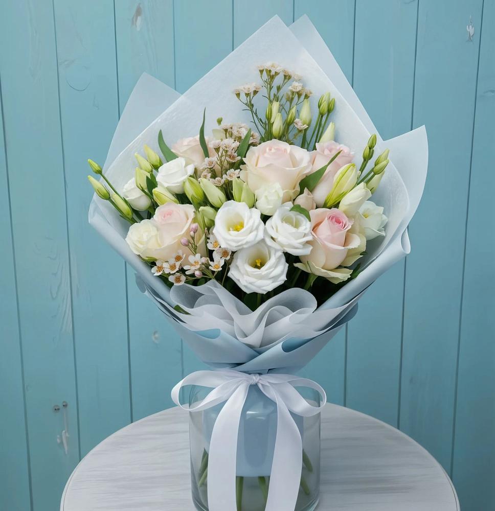 Букет цветов из: Розы и Лизиантусы в Ковылкино