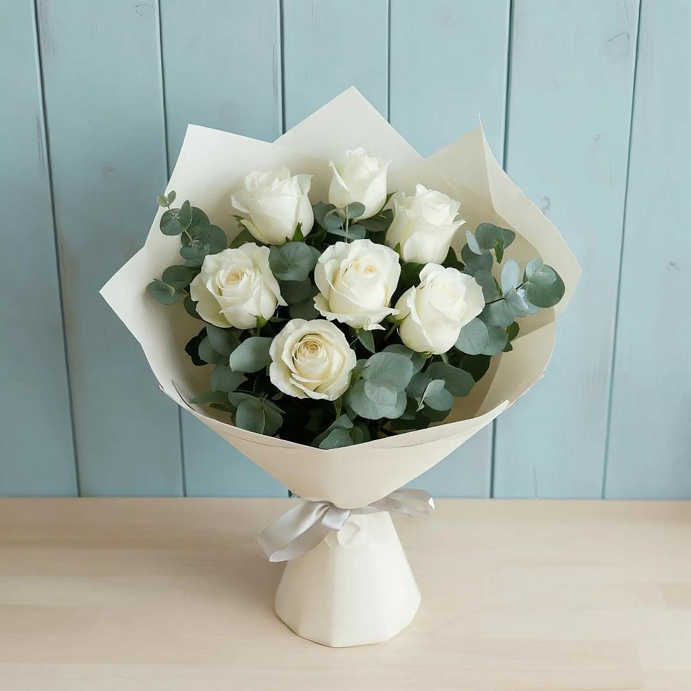 Букет Белые розы в Эвкалипте в Ковылкино