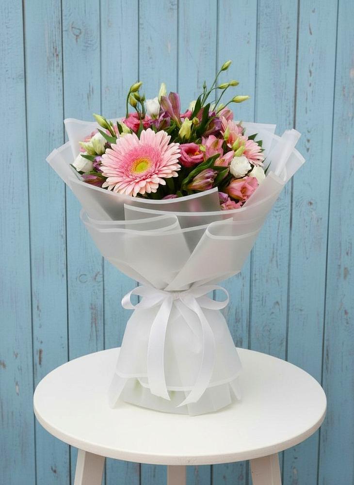 Букет цветов из: Герберы, Альстромерии и Лизиантусы в Ковылкино