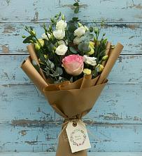 Букет цветов из:  Розы и Лизиантусы в Ковылкино