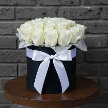 Цветочная композиция из Розы в шляпной коробке в Ковылкино