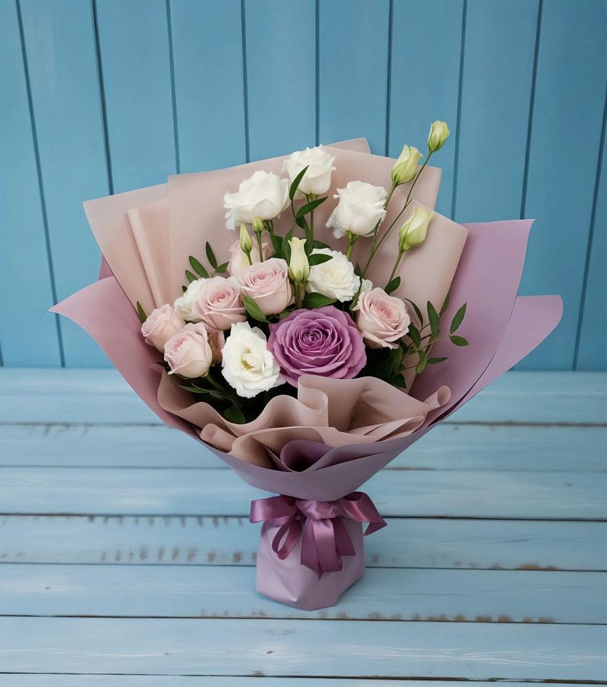 Букет цветов из: Розы и Лизиантусы в Ковылкино